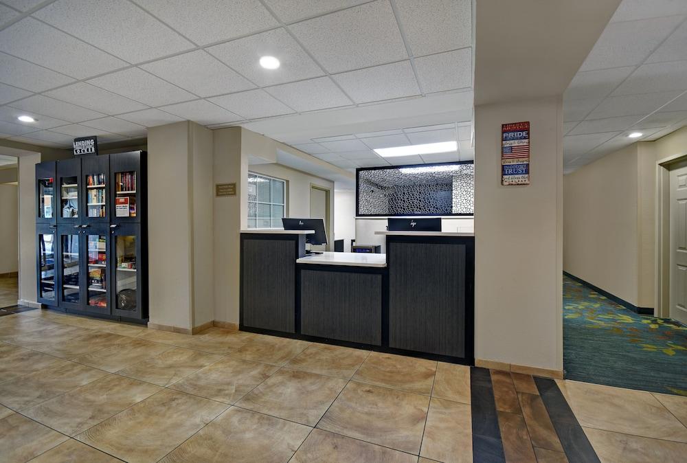 Candlewood Suites Columbia-Fort Jackson By Ihg Bagian luar foto